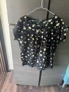 Floral Black Top …brand Zudio