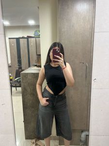 Black Sleeveless Crop Top