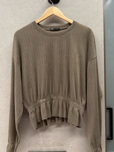 Zara Ribbed Ruffle Hem Top