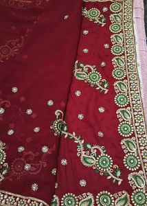 Women&#39;s Maroon &amp; Gold Embroidered Saree