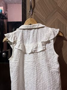 Cute Ruffled Sleeveless Top