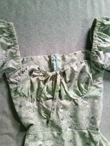 Women Floral Print dress Size Fit Xs - S