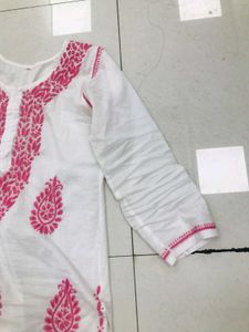White Embroidered Lakhnavi Kurta