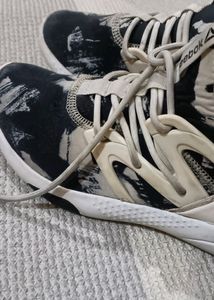 Girl&#39;s Sneakers