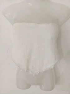 WHITE CROP TOP