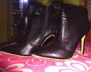 Women&#39;s Knee Length High Heel Boots
