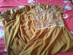 Elegant Embroidered Kurti