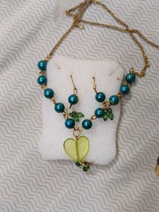 Very Pretty Pendant Set