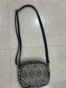 Anouk Sling Bag