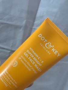 Vitamin C+E Super Bright Gel Face wash