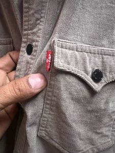 Levi&#39;s Corduroy Shirt - Casual Style