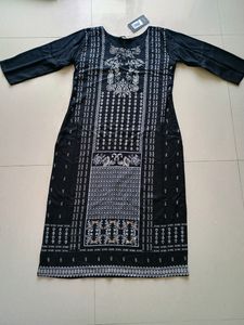 Beautiful Unused Black Colur Top For Sale