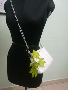 White Sling Bag 🌿
