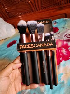 Faces Canada Meakup Brush Set