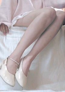 Pre-loved White Heels 🤍
