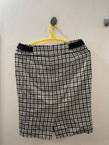 Houndstooth Pencil Skirt