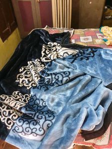 Cozy Blue Patterned Bedsheet