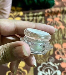 HUDA BEAUTY COLOR CORRECTOR SAMPLE