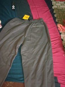 IS BEST JOGGERS IN BAWAKOOF BRAND