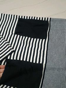 Striped black&amp;white Knit bodycon dress|2pockets