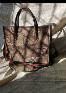Floral Embroidered Handbag