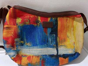 Zouk Shoulder Handbag