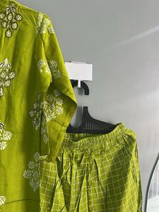 Green Kurta Set (L)