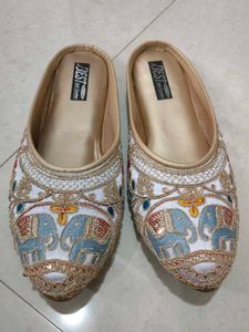 Embroidered Ethnic Jaipuri Jutti