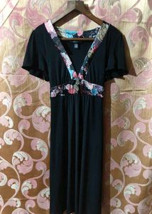 V Neck Floral Detail Black Dress Fixed Price
