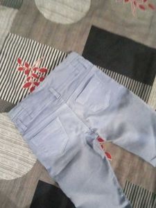 Light Wash High-Waisted Jeans