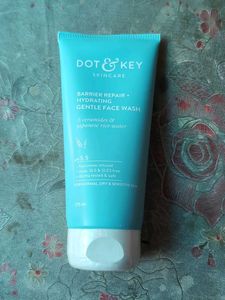 Dot& Key Barrier Face Wash