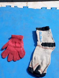 Gloves and Sock Set