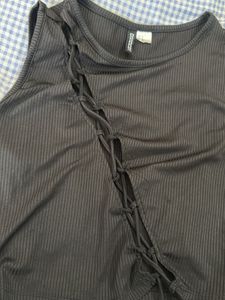 H&amp;M Black Ribbed Crop Top