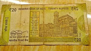20 Rupee Note With Fancy Number 222