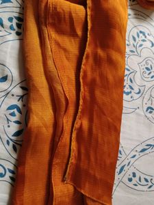 Multicolour Striped Saree With Blouse Piece
