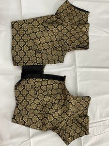 Pretty Black Saree With Golden Border..
