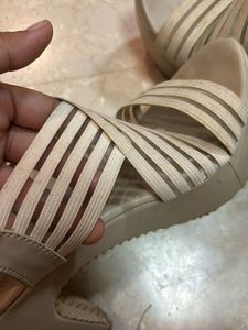Beige Heels 👠🫶🏻