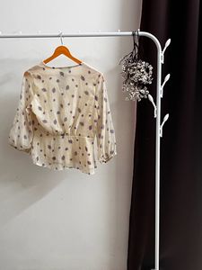 New Off White Floral Top