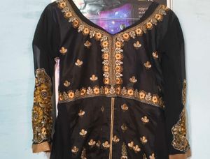 Elegant Black &amp; Gold ethnic gown