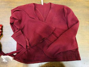 Bundle of Women&#39;s Tops