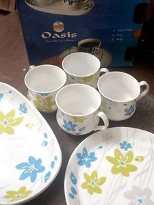 Cutlery Set Of 1 Snack Plate, Tray And 4 Mugs