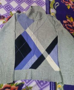 Max Turtle Neck Pattern Sweater