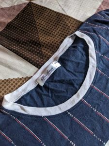 TOMMY JEANS T SHIRT