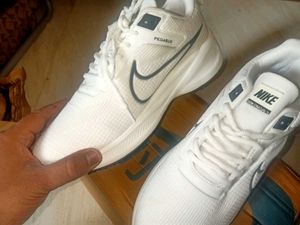NEW NIKE ZOOM Pegasus Running shoes