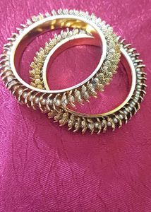 Gold-toned Bangle Set