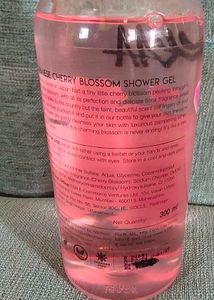 Nykaa Wonderlust shower gel