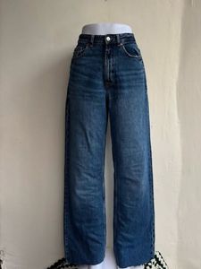 ZARA Straight Jean