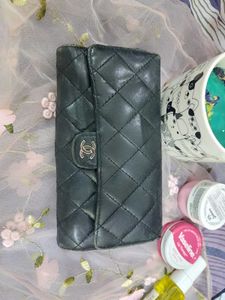 Authentic CHANEL Classic Trifold Wallet( Used