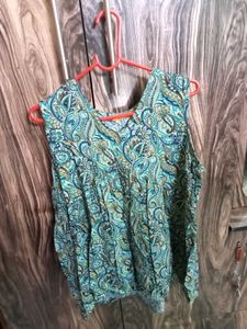 Paisley Print Sleeveless turtoise short kurti
