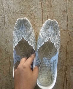 Brand New White Jutti – Handcrafted Elegance ✨